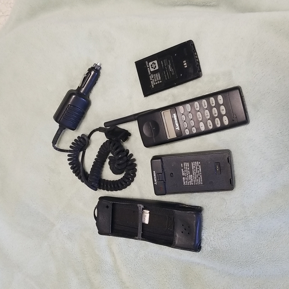 Mitsubishi analog cell phone